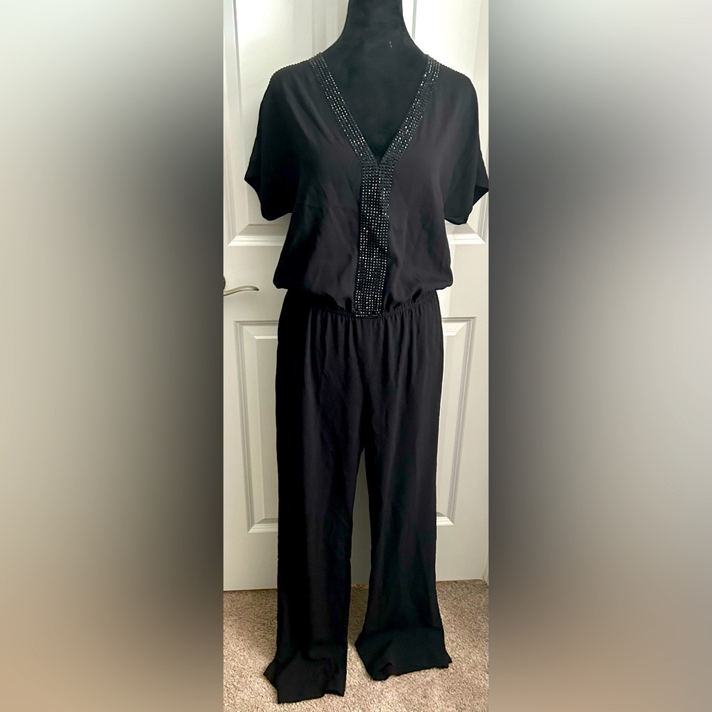 St. John the MOST FLATTERING JUMPSUIT EVER! Size 8